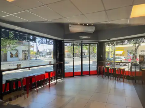 VENTA LOCAL EN ESQUINA – 136 m² – TOTALMENTE REMODELADO