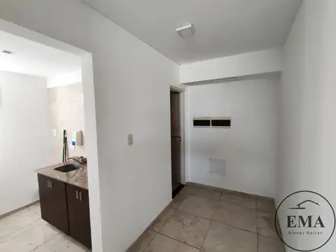 Oficina en alquiler ubicado en Abasto, posibilidad de cochera