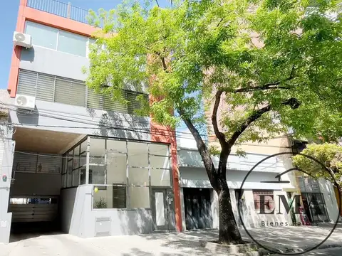 Oficina en alquiler ubicado en Abasto, posibilidad de cochera