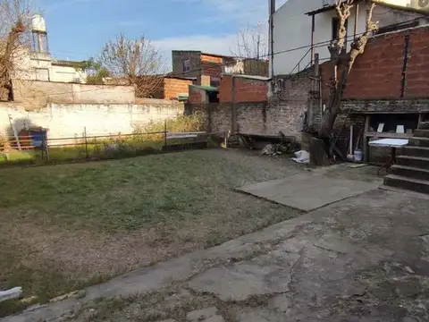 VENTA CASA MULTIFAMILIAR CON PATIO EN W. MORRIS