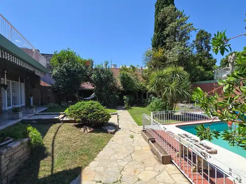 Exclusivo Chalet 6 ambientes - Av. Gral Paz 9500, Cap. Fed.