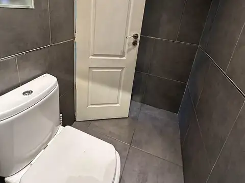 Venta ph 3 Amb impecable con patio y parrilla