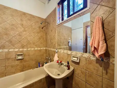 Oportunidad: Wilde Casa c/cochera, patio y jardín