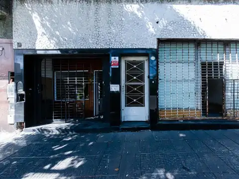 Venta Casa Pompeya 3 dorm Terraza Patio 2 Locales