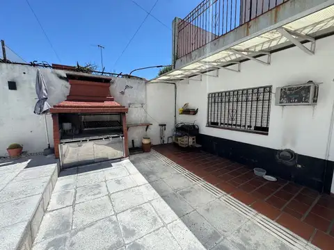 Depto Tipo Casa 4 ambientes con 2 baños