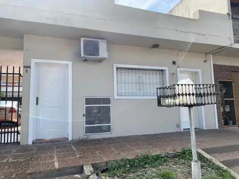 VENTA DE 3 PH PB UNO DE 3AMB. C/2COCHERAS, PATIO Y TERRAZA, 2 PH 2 AMB. CON PATIO FRENTE Y CONTRAFRE