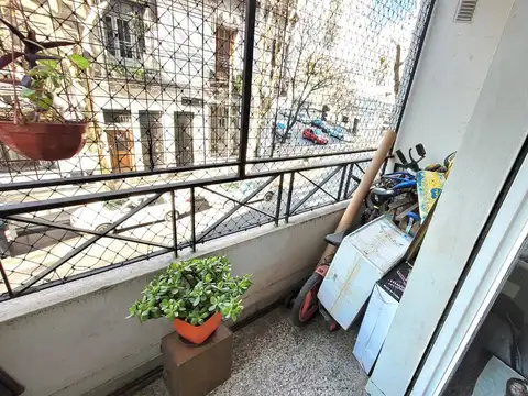 EXCELENTE UBICACIÓN "Colombres 351", DEPARTAMENTO 2 AMBIENTES AL FRENTE CON BALCÓN