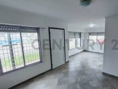 VENTA DUPLEX 2 AMBIENTES P. BAJA LOS PINARES MAR DEL PLATA