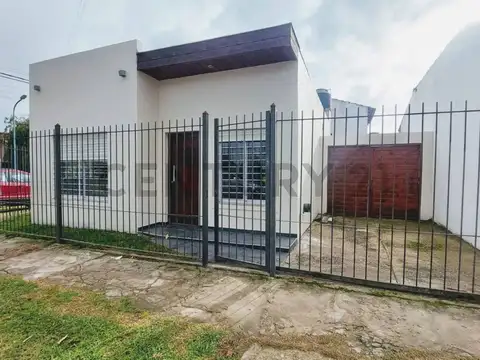 VENTA DUPLEX 2 AMBIENTES P. BAJA LOS PINARES MAR DEL PLATA