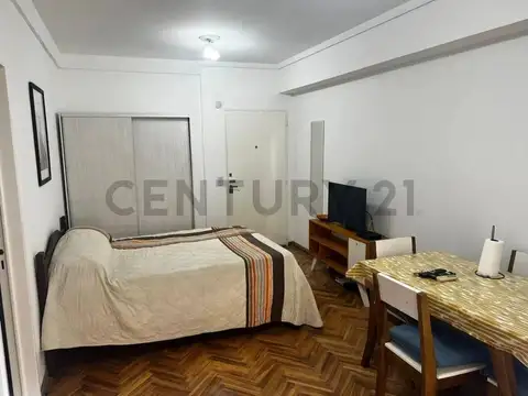 Moderno departamento en Colegiales Amoblado con Patio .