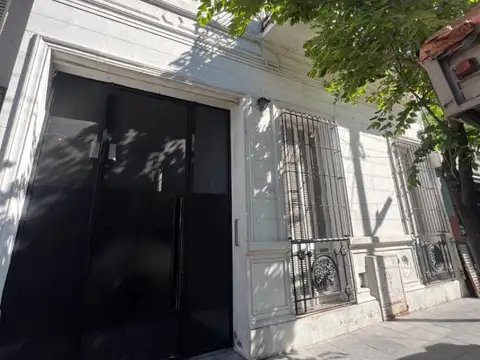 Alquiler Ph 3 ambientes con patio y terraza