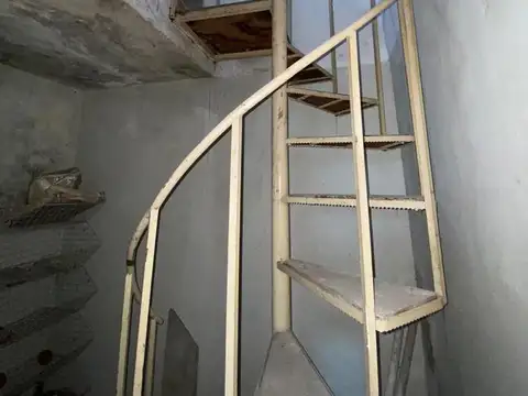 Venta | Casa y Salon | 4 Dormitorios | A refaccionar | Rosario | Esp. y Hosp.