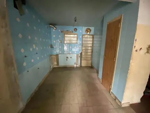 Casa 5 ambientes con 1 baño