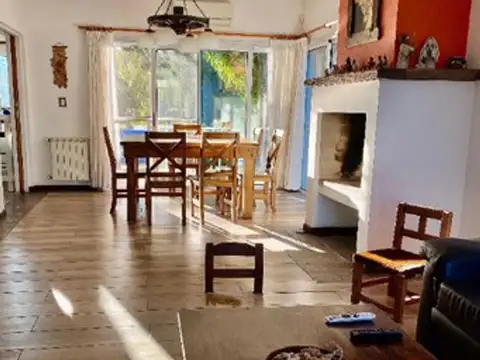 Casa 4 ambientes con 3 baños