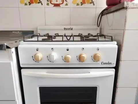 Palermo, Scalabrini Ortiz  2300 y Charcas, 3 amb, u$s 800 + servicios.  (alq min 3 meses)