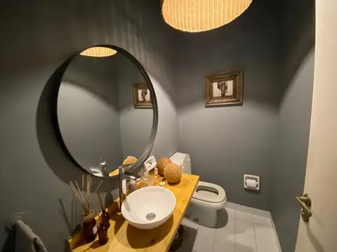 Casa en Venta - Beccar - San Isidro - 3 Dormitorios - Jardín, Pileta. Galería.