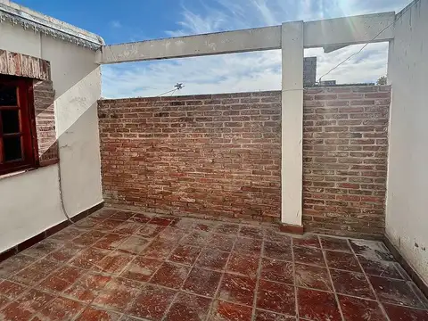 Depto Tipo Casa 5 ambientes con 1 baño