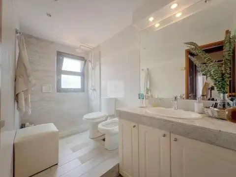 Hermosa, en barrio privado,