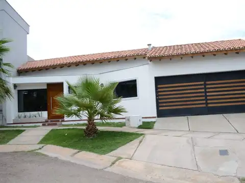 VENTA CASA BARRIO PRIVADO LAS ROCAS