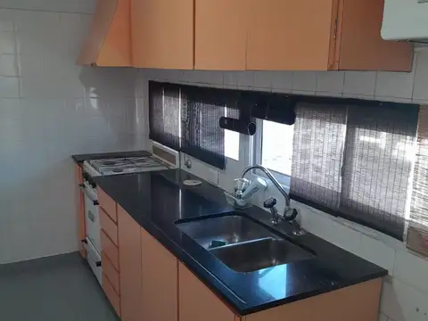 ALQ. 2  AMB. LUMINOSO E IMPECABLE.