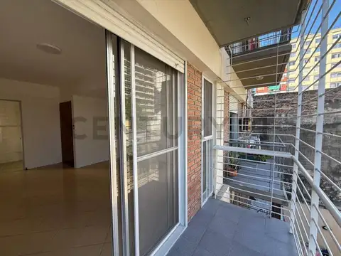 Alquiler Depto 2 amb y medio con balcon - Almagro