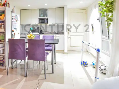 Casa de 6 Ambientes + Departamento Independiente en Martínez – Albarellos al 1600, San Isidro