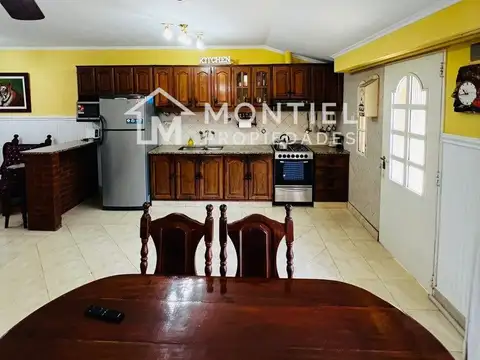 Casa 3 ambientes con 2 baños