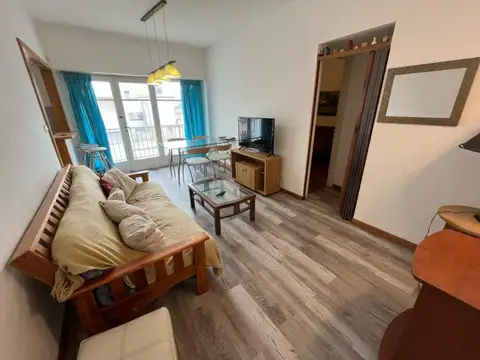 ALQUILER TEMPORARIO DEPARTAMENTO 2 AMBIENTES CON DEPENDENCIA Y BALCÓN, GÜEMES