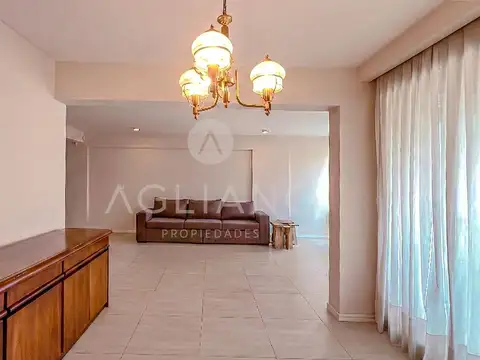 Aristóbulo del Valle  al 3700