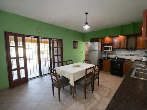 SE VENDE CASA ZONA ALTA BARRIO LA TOMA
