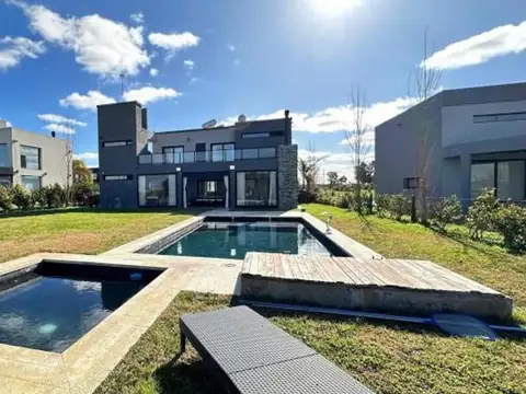 VENTA CASA 5 AMBIENTES AMOBLADA SANTA RITA CANNING