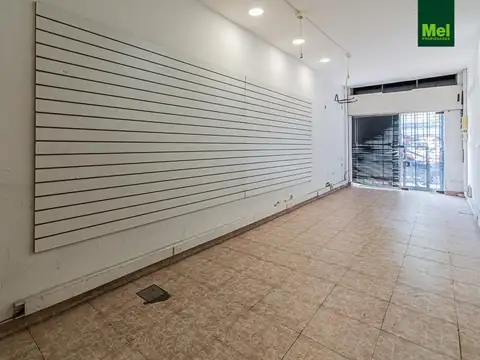 Importante PH en venta con local sobre Av comercial