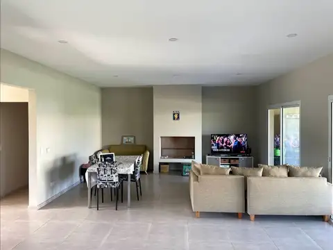 Casa en Venta en El Canton - Norte, USD 250.000
