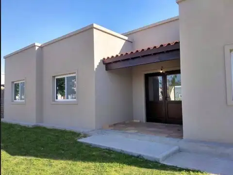 Casa en Venta con 4 cocheras