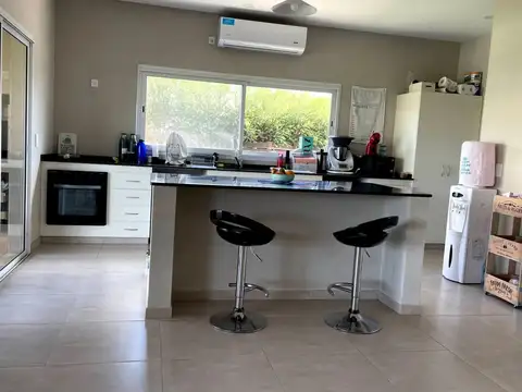 VENTA CASA CON PILETA EL CANTON NORTE FINANCIADA