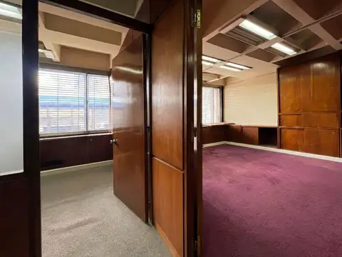 Oficina en Venta 49 años