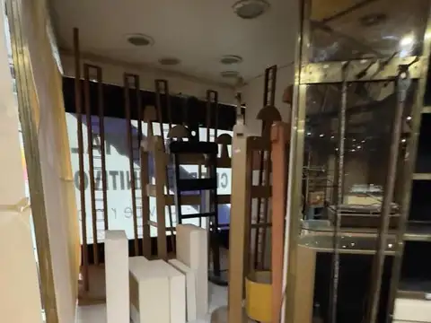 Edificio con Amplio Local en Venta en Lavalle y Florida