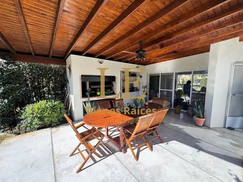 Casa en Venta con 5 cocheras