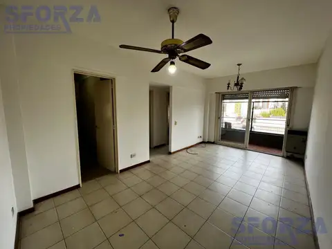 Céntrico departamento dos ambientes en alquiler con bajas expensas