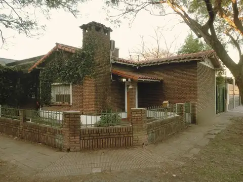 Casa 2 Amb en Castelar Norte, Excelente Ubicacion