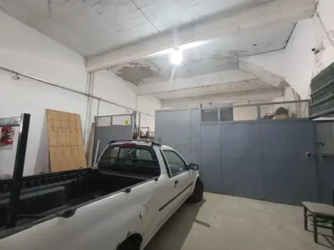 Venta Galpón y departamento en Lanús Oeste, Bs As