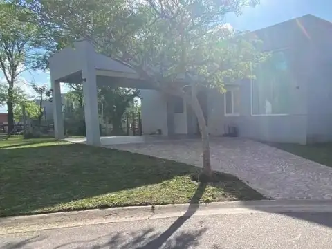 Casa en venta en Santa Guadalupe  4 amb piscina
