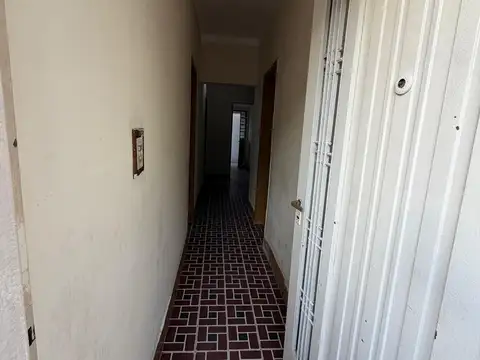 CASA LOTE PROPIO CON PATIO 4 AMB