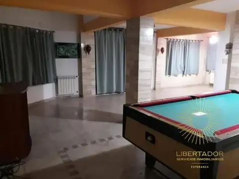 Casa en Venta con 2 cocheras