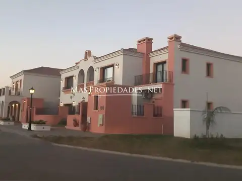 Venta Casa en La Providencia Pueblo Mediterraneo 1 Dormitorio Canning