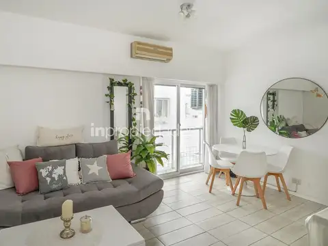 2 ambientes de revista en pleno centro porteño  VENTA