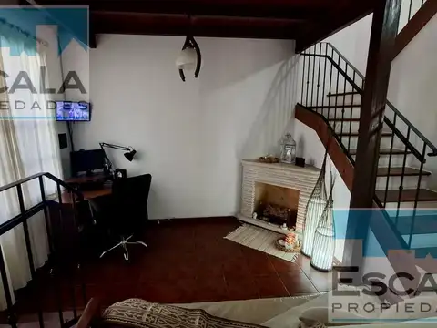 Casa 4 ambientes con 2 baños