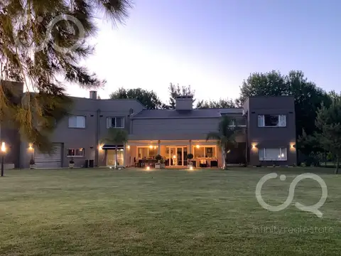 Venta de exclusiva propiedad en Fincas de San Vicente Chacras ( con fondo a Laguna )