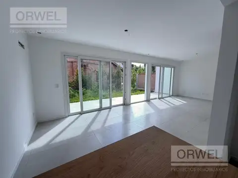 Casa 5 ambientes con 3 baños