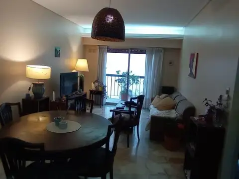 Departamento de 4 Ambientes en Venta en Flores
